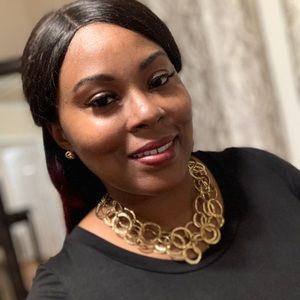 Meet your Posher, Jelisa